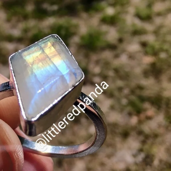 Genuine moonstone bezel set ring - Picture 6 of 7
